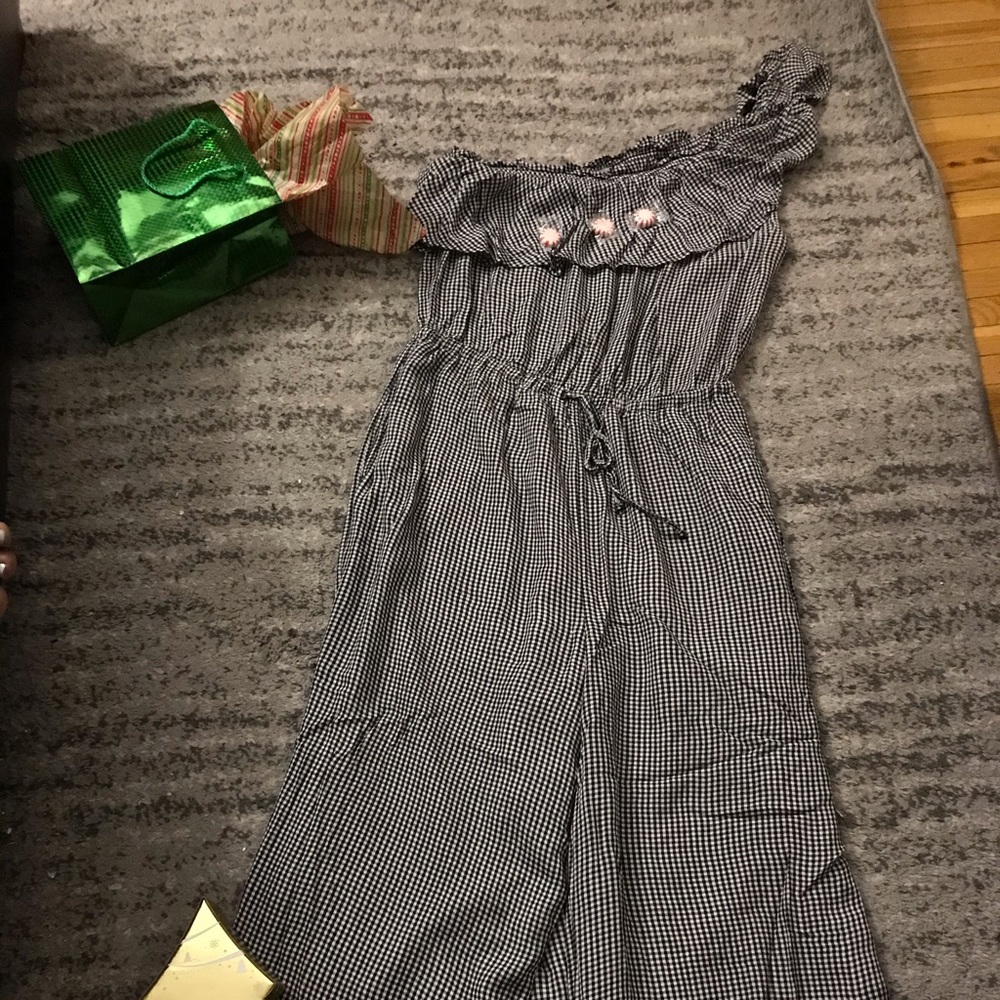 Jumpsuit - Picture 3 of 4